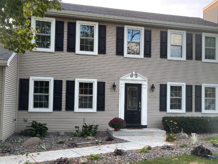 Aurum_Contracting_Roofing_Siding_Gutters_BeforeAfter_greyhouse_white_details